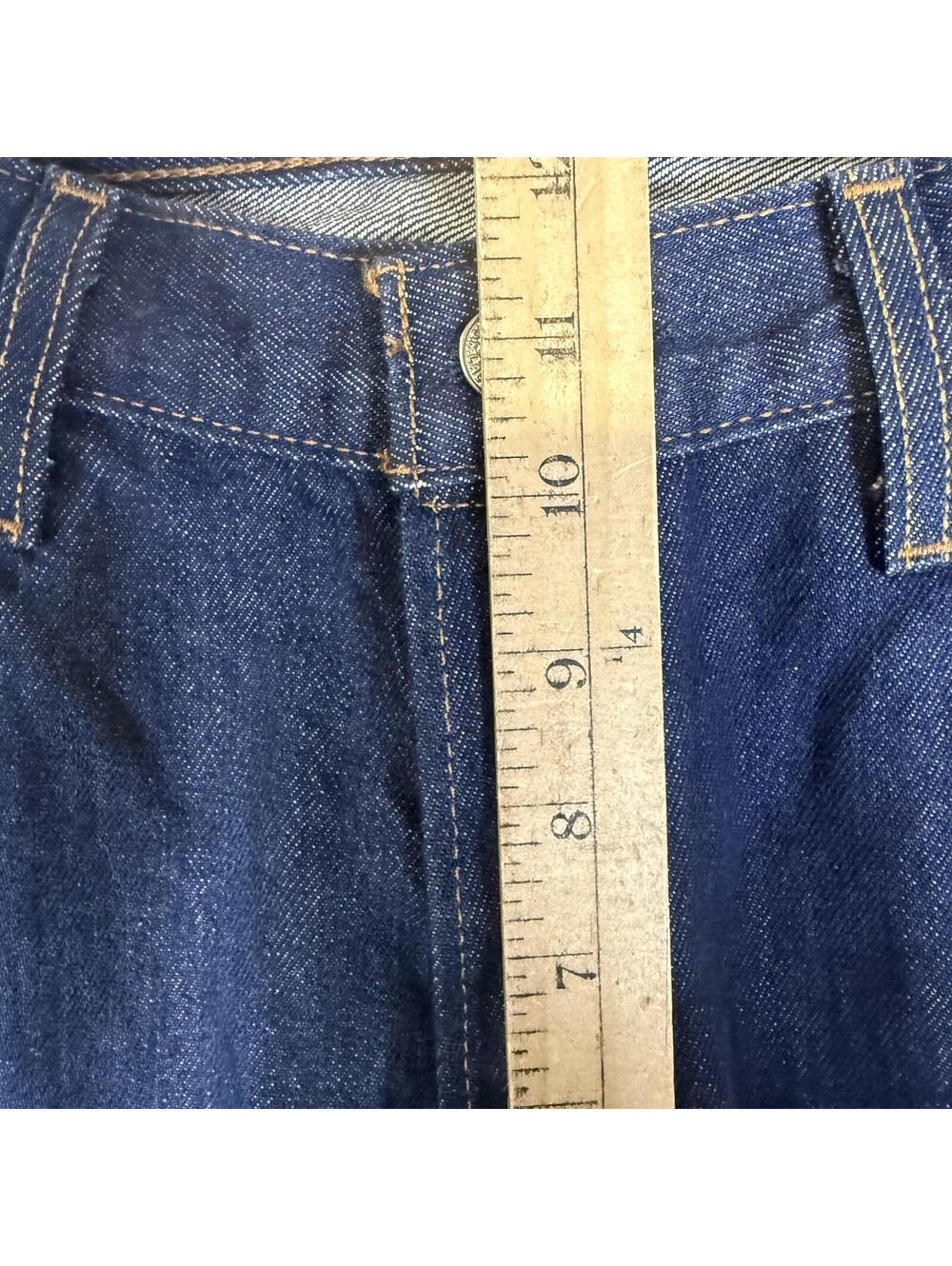 Levi's 501 Men's Size 35x30 Medium Wash Relaxed Fit Straight Leg Jeans - Picture 3 of 9